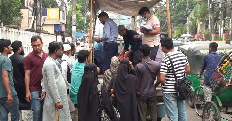 সিলেটে সুলভ মূল্যে গরুর গোশত, দুধ ও ডিম বিক্রিতে ব্যাপক সাড়া