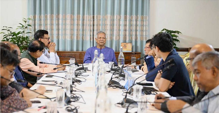 মার্কিন শুল্ক ইস্যু নিয়ে জরুরি বৈঠকে প্রধান উপদেষ্টা