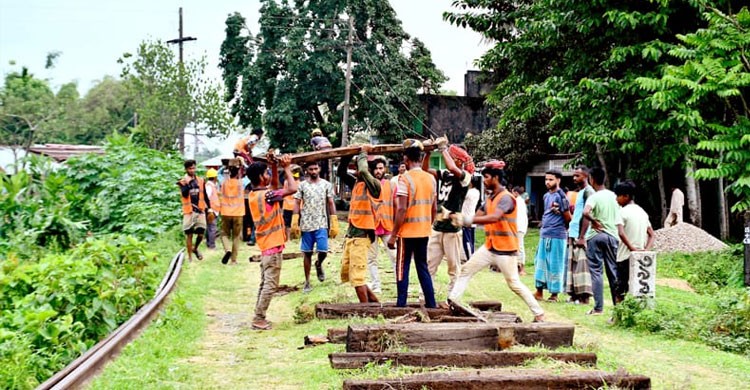 দীর্ঘ প্রতীক্ষার অবসান, শুরু হয়েছে ছাতক-সিলেট-বিশ্বনাথ রেলপথে সংস্কারকাজ