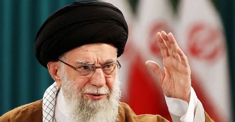 আইআরজিসির কাছে ক্ষমতা হস্তান্তর করেছেন খামেনি: রিপোর্ট