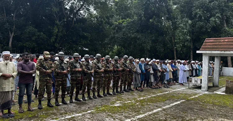 মাইলস্টোন ট্র্যাজেডি: চিরনিদ্রায় ছোট্ট রাইসা, শোকে স্তব্ধ গ্রাম