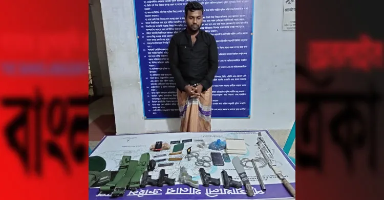 পটুয়াখালীতে যৌথ বাহিনীর অভিযানে গাঁজা, দেশি অস্ত্র ও বিদেশি মুদ্রা উদ্ধার