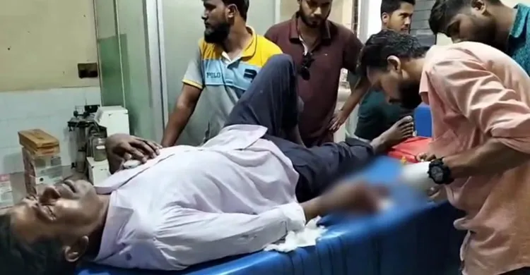 নেত্রকোনায় জমি নিয়ে বিরোধের জেরে পৌরসভার কর্মীকে মারপিট