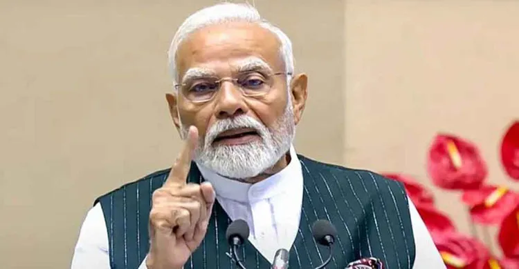 স্বাধীনতা দিবসে পাকিস্তানকে কঠিন হুঁশিয়ারি দিলেন মোদি