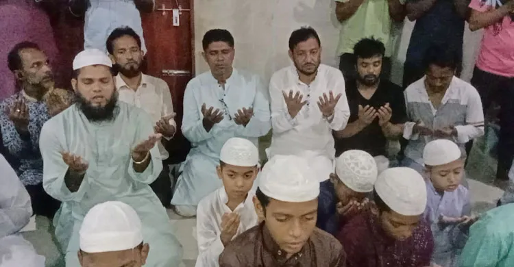 খালেদা জিয়ার ৮০তম জন্মবার্ষিকী উপলক্ষ্যে নেত্রকোণায় যুবদলের মিলাদ মাহফিল