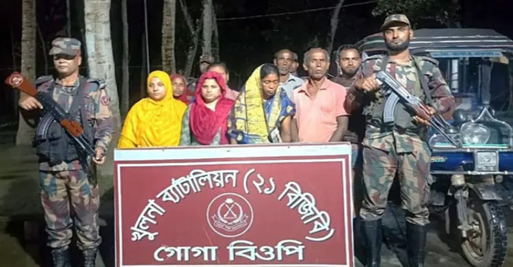 শার্শার সীমান্তে অবৈধ অনুপ্রবেশের দায়ে পাচারকারীসহ আটক ৮