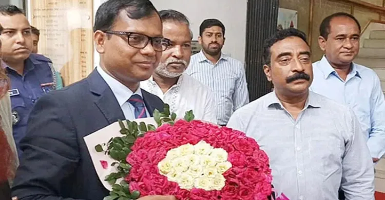 দায়িত্ব গ্রহণ করলেন সিলেটের নতুন ডিসি সারওয়ার আলম