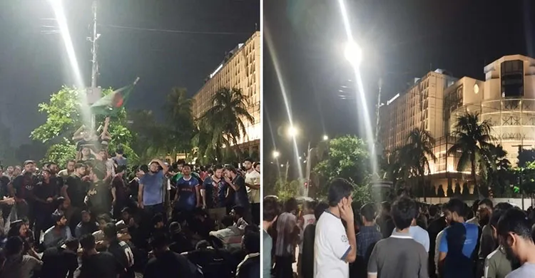 গভীর রাতে শাহবাগে বুয়েট শিক্ষার্থীদের অবরোধ-স্লোগান