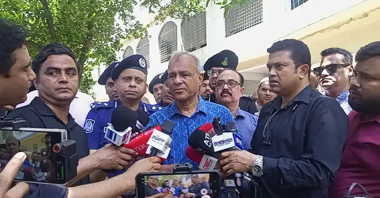 খাল দখলকারীদের ছাড় নয়, মামলা ও শাস্তির হুঁশিয়ারি স্বরাষ্ট্র উপদেষ্টার