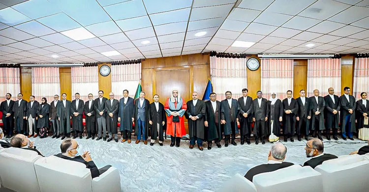 শপথ নিলেন নতুন নিয়োগ পাওয়া ২৫ বিচারপতি