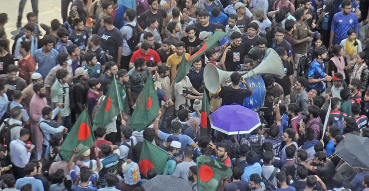 প্রকৌশল শিক্ষার্থীদের সঙ্গে বৈঠকে দুই উপদেষ্টা