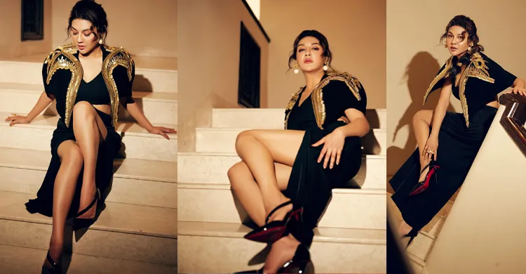 বোল্ড লুকে ঝড় তুললেন জয়া আহসান