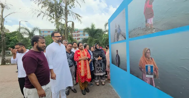 গুম হওয়া ব্যক্তিদের পরিবারের সংগঠন “মায়ের ডাক” এর চিত্র প্রদর্শনীতে আমিনুল হক