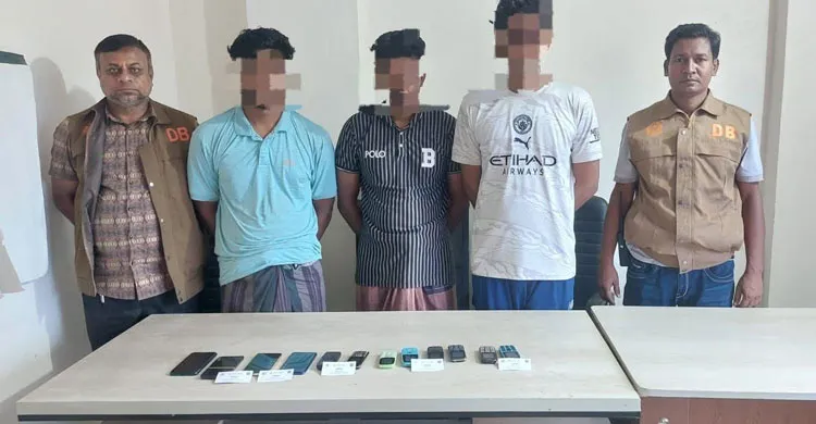 কেরানীগঞ্জে পুলিশ সুপারের নামে চাঁদাবাজি, গ্রেফতার তিন