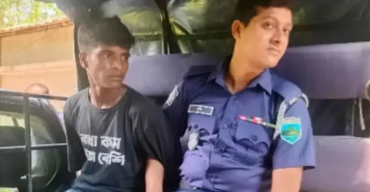 ফ্রিজে জমানো মাছের ব্যাগে বিদেশি পিস্তল-ম্যাগজিনসহ যুবক আটক