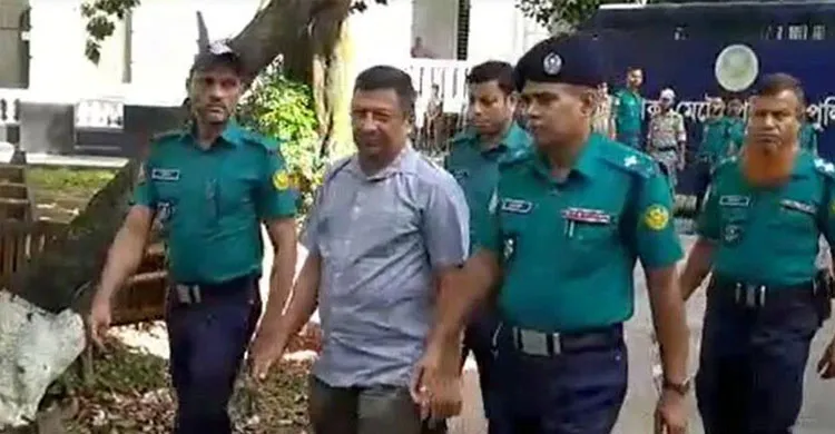 সাবেক আইজিপি মামুন শেখ হাসিনার বিরুদ্ধে ট্রাইব্যুনালে জবানবন্দি দিচ্ছেন