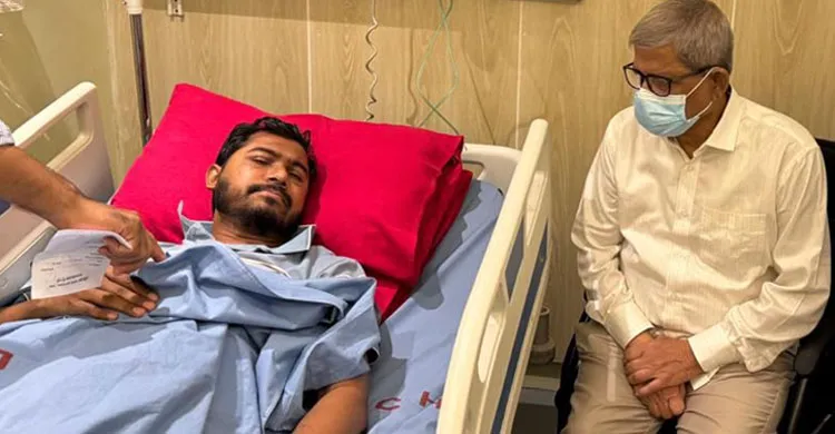 নুরকে দেখতে হাসপাতালে মির্জা ফখরুল
