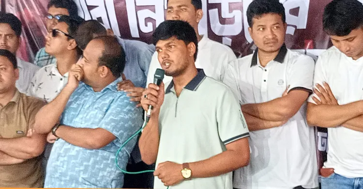 ডাকসু নারী প্রার্থীকে গণধর্ষণের হুমকি, প্রতিবাদের ছাত্রদলের বিক্ষোভ মিছিল ও সমাবেশ