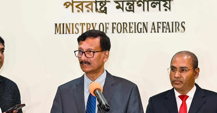 তারেক রহমানের ট্রাভেল ডকুমেন্ট সমস্যা থাকলে সমাধান করবে সরকার: পররাষ্ট্র উপদেষ্টা