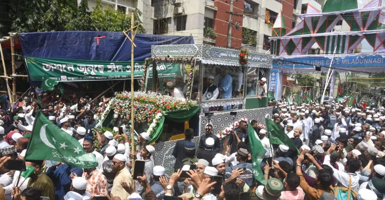 ঢাকায় জশনে জুলুসের বর্ণাঢ্য র‌্যালি অনুষ্ঠিত