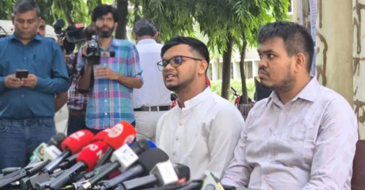 ডাকসু জিএস: মাহিনের পদত্যাগ, সমর্থন ঘোষণা আবু বাকের মজুমদারের