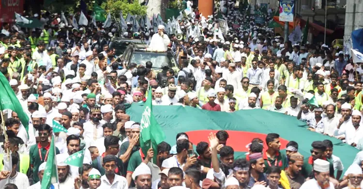 ঈদে মিলাদুন্নবী (দ.) উপলক্ষে রাজধানীতে লাখো সুফিবাদী জনতার জশনে জুলুস র‌্যালি