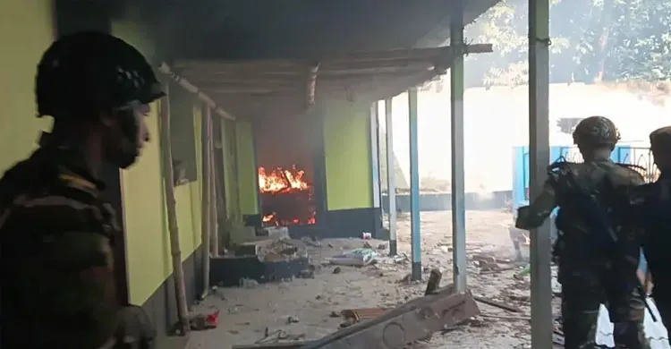 মাজারে হামলার ঘটনায় আতঙ্ক কাটেনি, ‘মব সন্ত্রাস’ নিয়ে আবারো প্রশ্নে সরকার