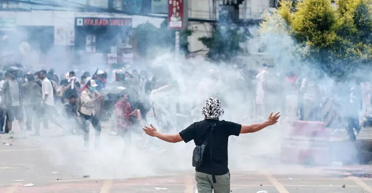 নেপালে অবশেষে উঠল সোশ্যাল মিডিয়া নিষেধাজ্ঞা