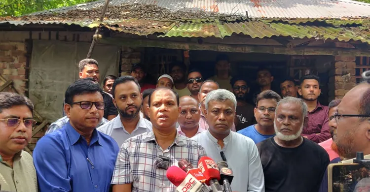 ভ্যানচালক মোস্তফা শেখের পরিবারের দায়িত্ব নিলেন তারেক রহমান