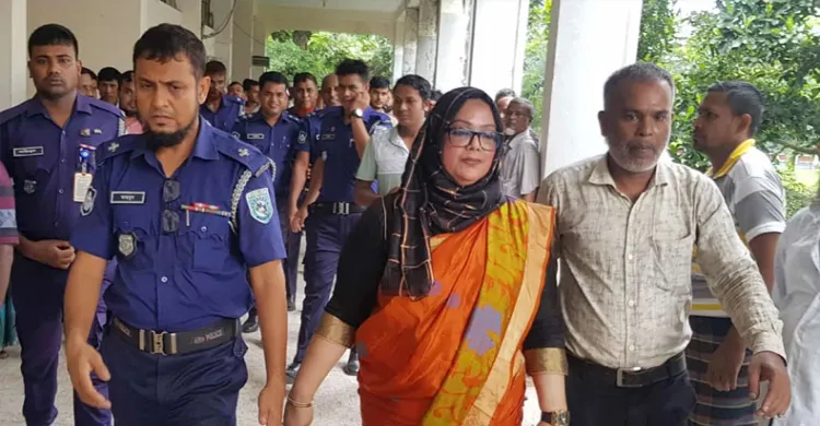 সাংবাদিক নির্যাতন মামলায় কুড়িগ্রামের সাবেক ডিসি সুলতানা পারভীন সাময়িক বরখাস্ত