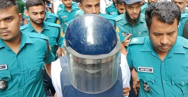 মন্ত্রীপাড়া থেকে গ্রেফতার মার্কিন নাগরিক এনায়েত করিম রিমান্ডে