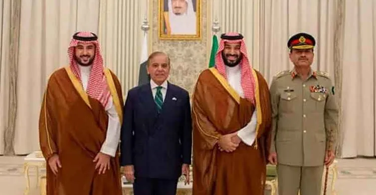 পাকিস্তান-সৌদি আরবের ঐতিহাসিক প্রতিরক্ষা চুক্তি
