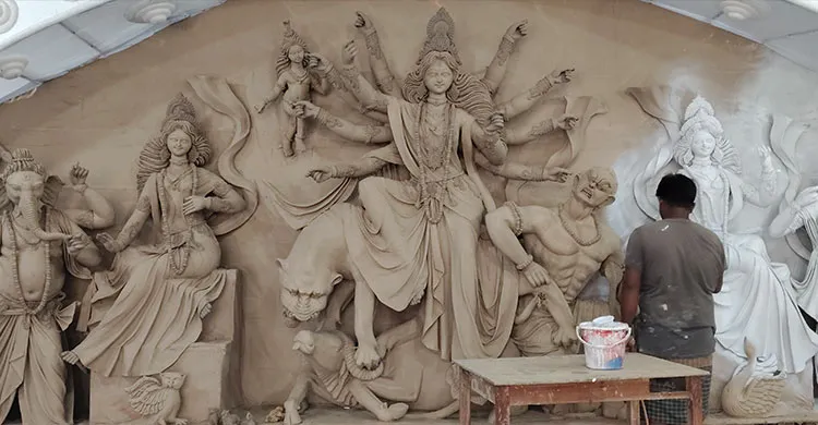 চুয়াডাঙ্গায় শরতের শুভ্রতায় ব্যস্ত দুর্গা প্রতিমা শিল্পীরা, দুর্গোৎসব উপলক্ষে জেলা প্রশাসনের ব্যাপক নিরাপত্তা