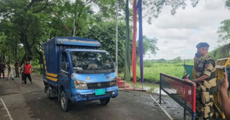 দুর্গাপূজায় ভারতে উপহার হিসেবে ৫০০ কেজি চিনিগুঁড়া চাল পাঠাল পররাষ্ট্র মন্ত্রণালয়