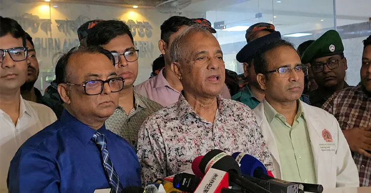 টঙ্গীতে অগ্নিকাণ্ডে দগ্ধ ফায়ার সার্ভিস কর্মীদের সর্বোচ্চ চিকিৎসা দেওয়া হচ্ছে