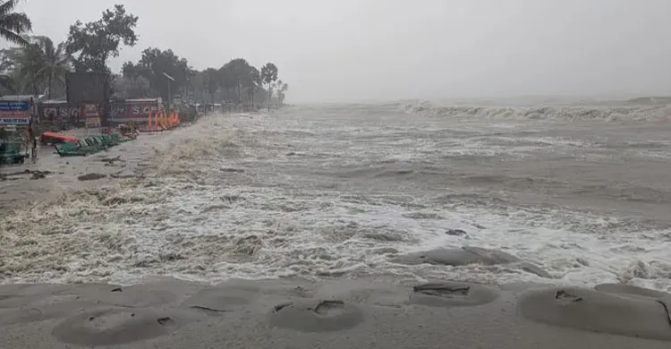বঙ্গোপসাগরে লঘুচাপ, চার সমুদ্রবন্দরে ৩ নম্বর সতর্ক সংকেত