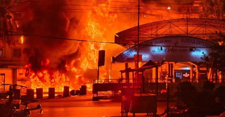 মহাখালীতে পেট্রোল পাম্পে বিস্ফোরণ, সাতজন দগ্ধ হাসপাতালে