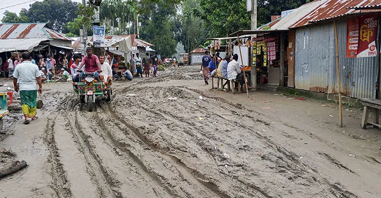 দেওয়ানগঞ্জে রাস্তা সংস্কারে বাঁধা: জনদুর্ভোগ