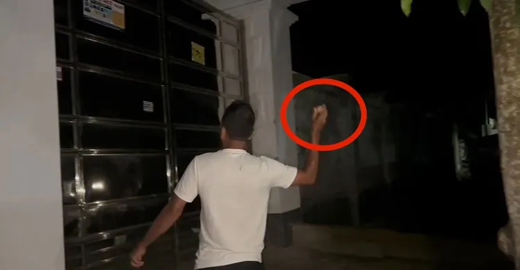 শরীয়তপুরে আওয়ামী লীগ নেতা জাহিদের বাড়িতে ডিম নিক্ষেপ, এনসিপি কর্মীদের ক্ষোভ