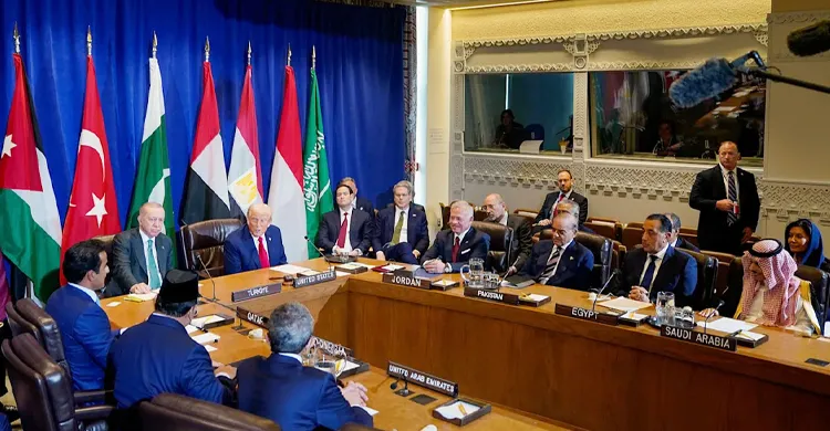 গাজায় যুদ্ধবিরতির জন্য ট্রাম্পের ২১ দফা পরিকল্পনা উপস্থাপন