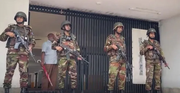 হাজী সেলিমের বাসায় যৌথবাহিনীর অভিযান, ৬ বিলাসবহুল গাড়ি উদ্ধার