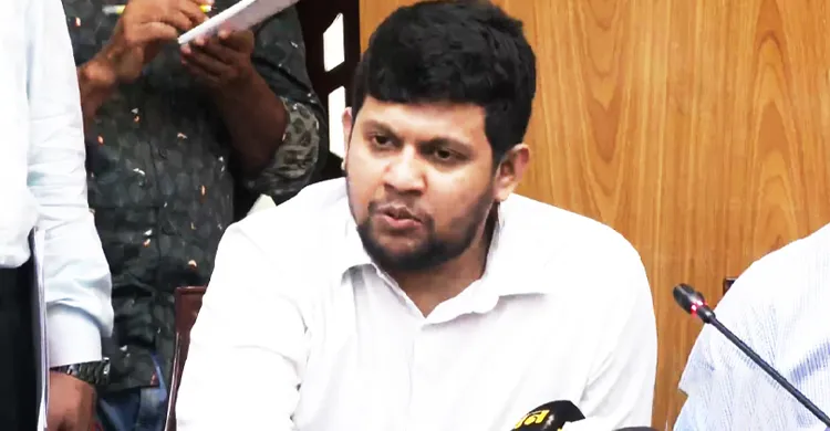 বিএনপি-জামায়াত ভাগ করে প্রশাসন দখল করেছে: তথ্য উপদেষ্টা