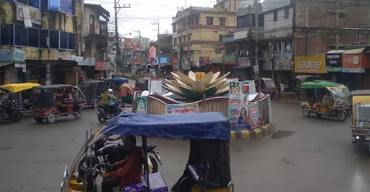 অবরোধ স্থগিতের পর ধীরে ধীরে স্বাভাবিক হচ্ছে খাগড়াছড়ি