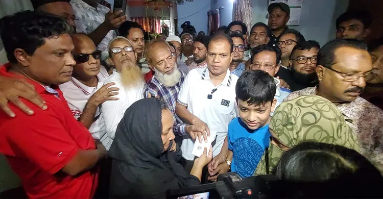 বগুড়ায় নিহত যুবদল নেতা রাহুল সরকারের পরিবারের পাশে তারেক রহমান