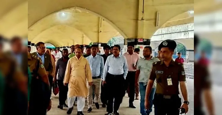 ঢাকা-পাবনা যোগাযোগ ব্যবস্থার উন্নয়নের লক্ষ্যে সরেজমিন পরিদর্শনে উর্ধ্বতন কর্মকর্তারা