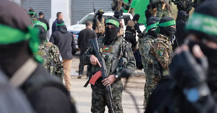 অস্ত্র সমর্পণে সম্মতির খবর ‘বানোয়াট’: হামাস