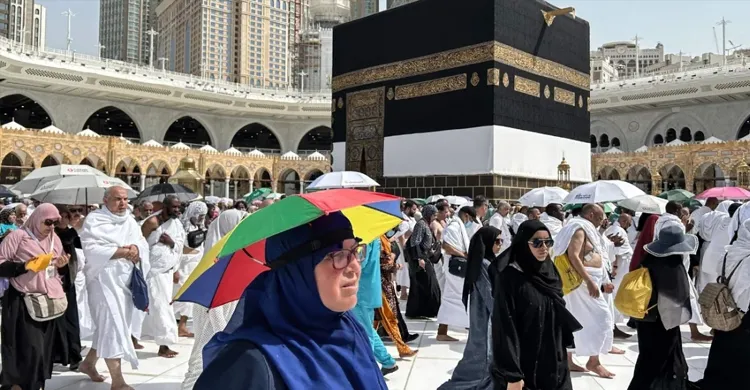 সব ধরনের ভিসায় ওমরাহ পালনের অনুমতি দিল সৌদি আরব