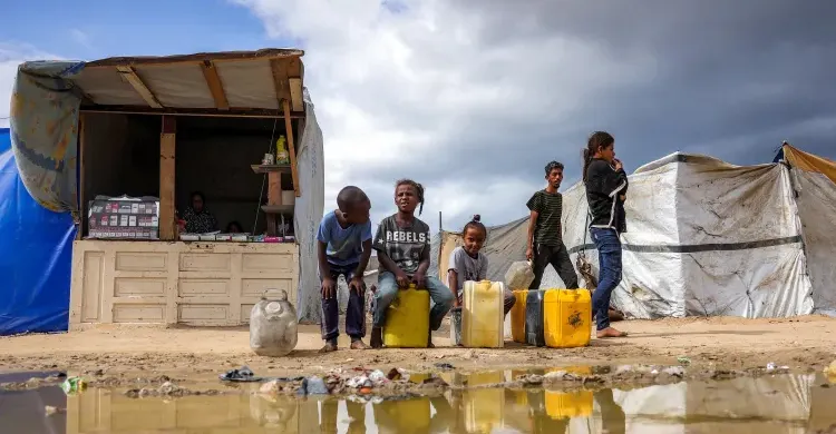 যুদ্ধবিরতি আলোচনার মাঝে গাজায় ইসরায়েলি হামলায়, নিহত ১০