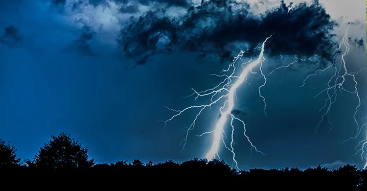 বজ্রপাতের ঘনত্ব ও তীব্রতা বাড়ার আশঙ্কা, বিশেষজ্ঞের সতর্কতা