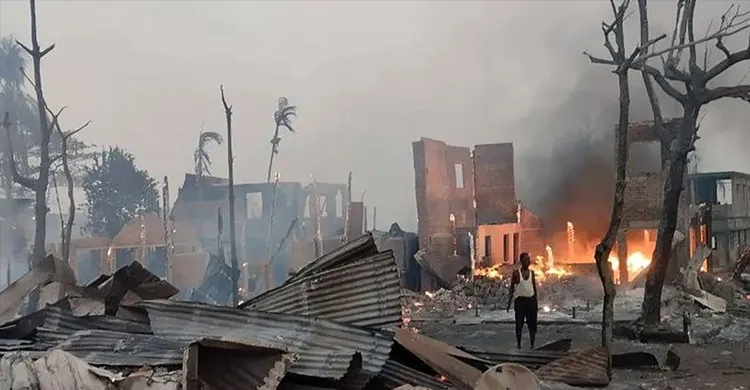 মিয়ানমারে উৎসব ও বিক্ষোভে জান্তার বোমা হামলা, নিহত ৪০